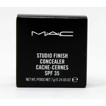 Disponibil imediat Corector MAC Studio Finish SPF 35, negru
