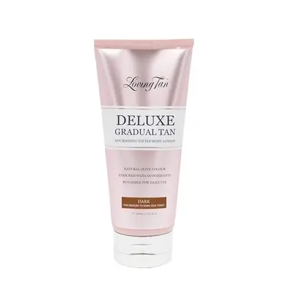 Noutate Self-Tanner Loving Tan Deluxe Gradual Tan auriu