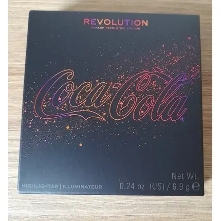 Ultima șansă Iluminator Makeup Revolution, Coca Cola, Starlight, 6.9g